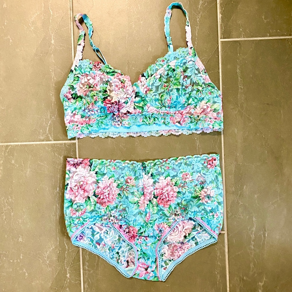 NWT Hanky Panky Floral Bralette and Panty Set